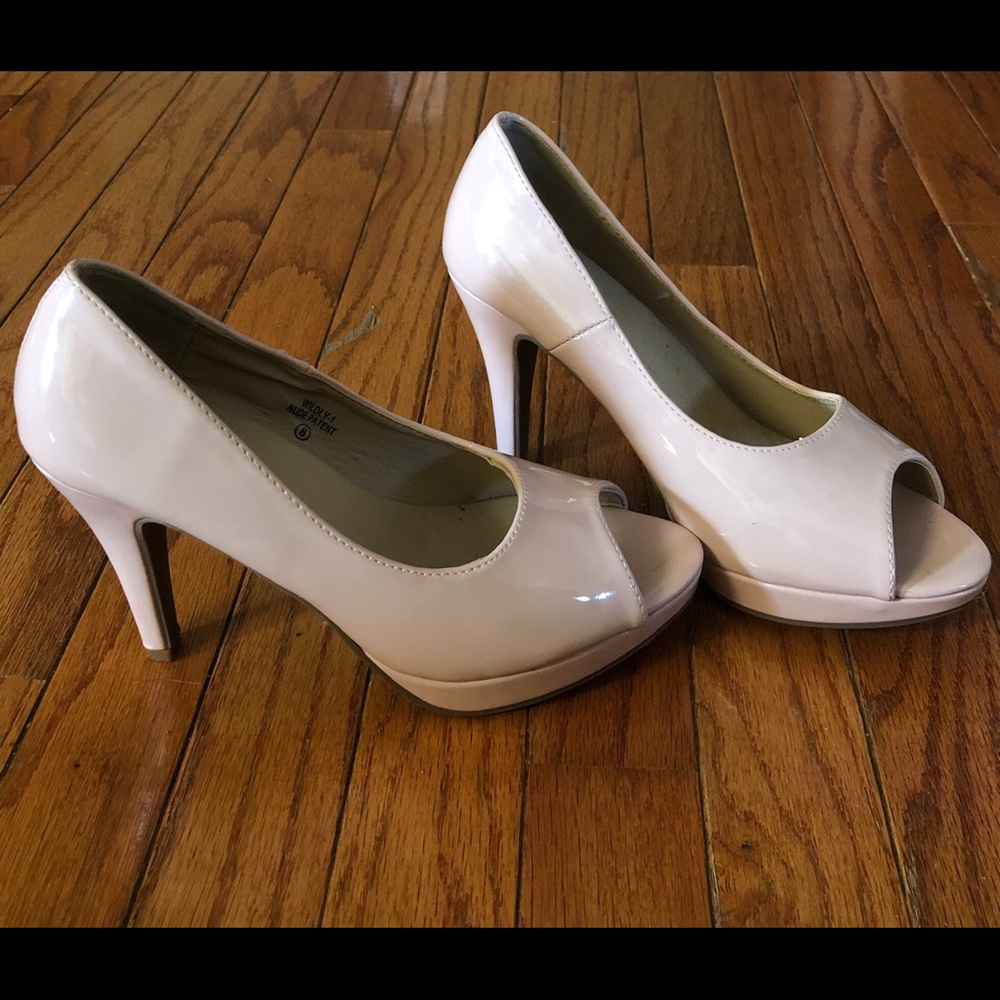 Nude, patent leather. Peep toe heels!